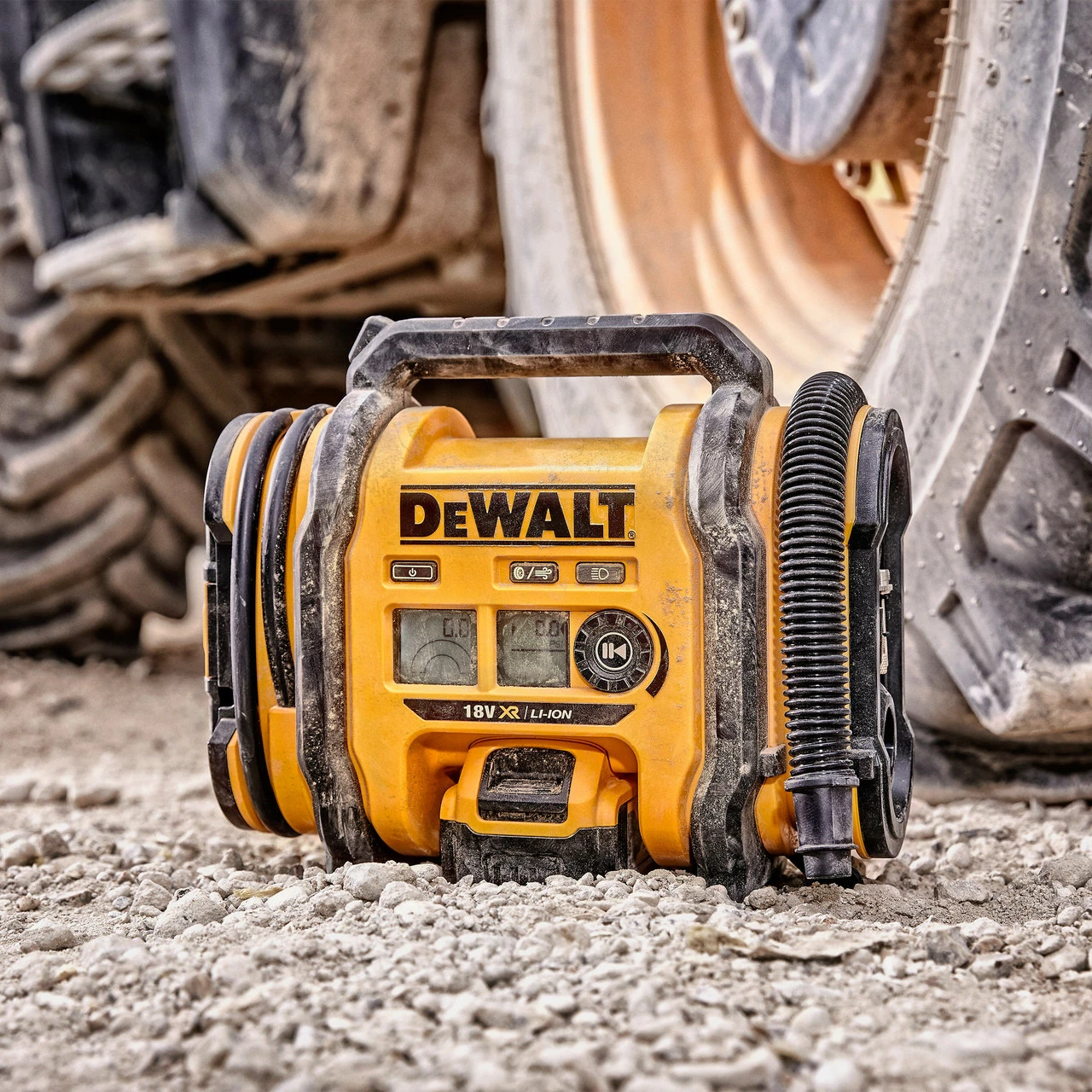 Dewalt DCC018N 18V XR Inflator (Body Only) - Image 4