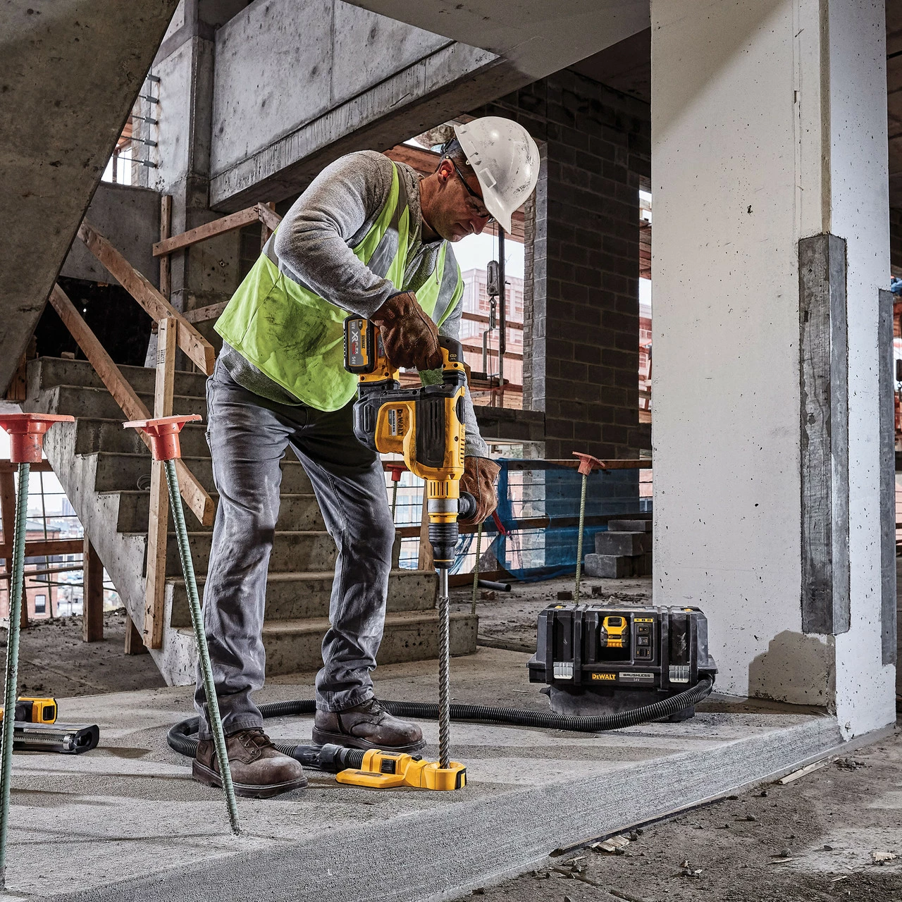 Dewalt DCH614N 54V XR FlexVolt SDS Max Hammer Drill (Body Only) - Image 6