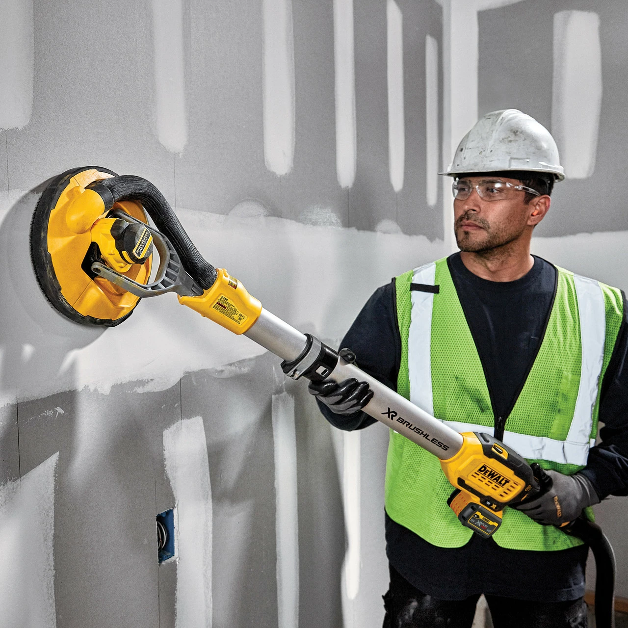 Dewalt DCE800NB 18V XR 225mm Brushless Drywall Sander (Body Only) - Image 9