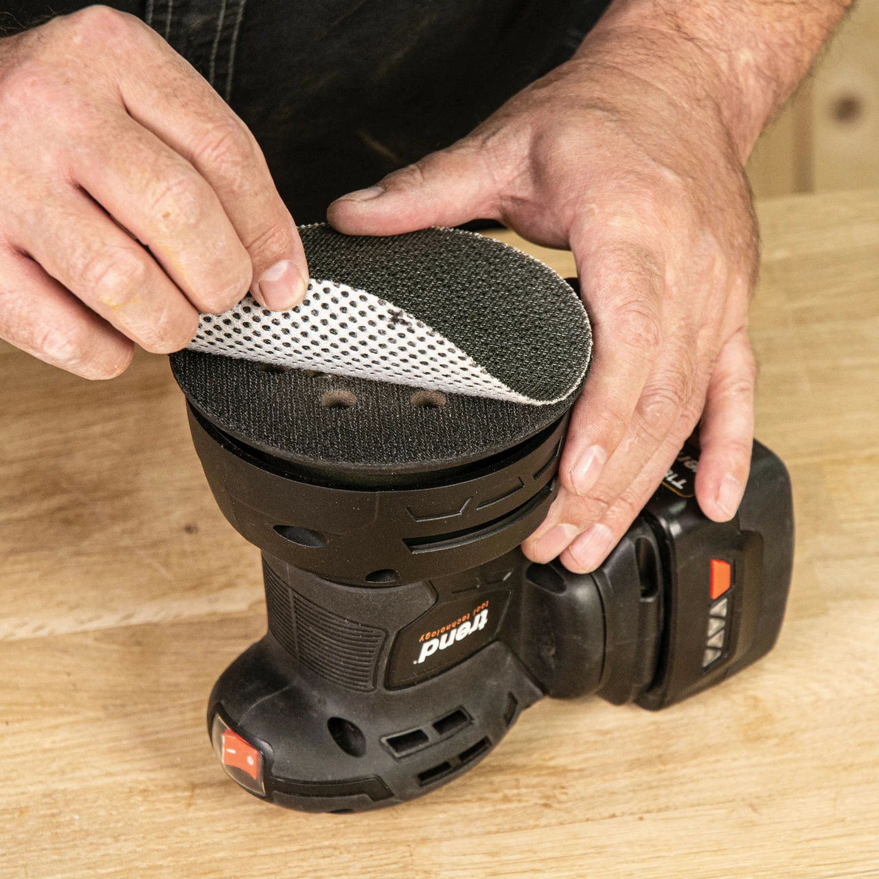 Trend T18S/ROS125B 18V 5 Inch/125mm Brushless Random Orbital Sander (Body Only) - Image 4