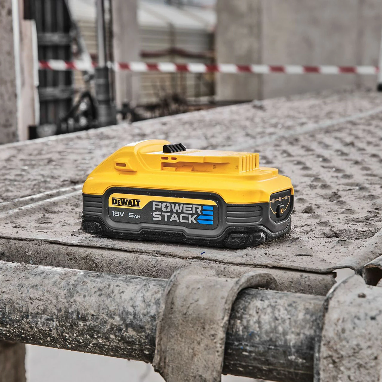 Dewalt DCG409H2T 18V XR 5 Inch/125mm Brushless Angle Grinder (2 X 5.0Ah Powerstack Batteries) - Image 4